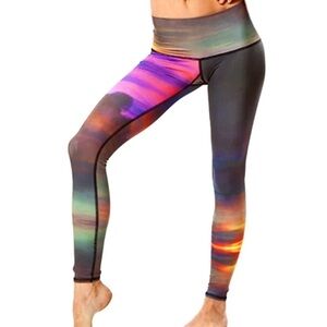 Teeki Sunset Cloud Hot Pant Leggings Size Medium